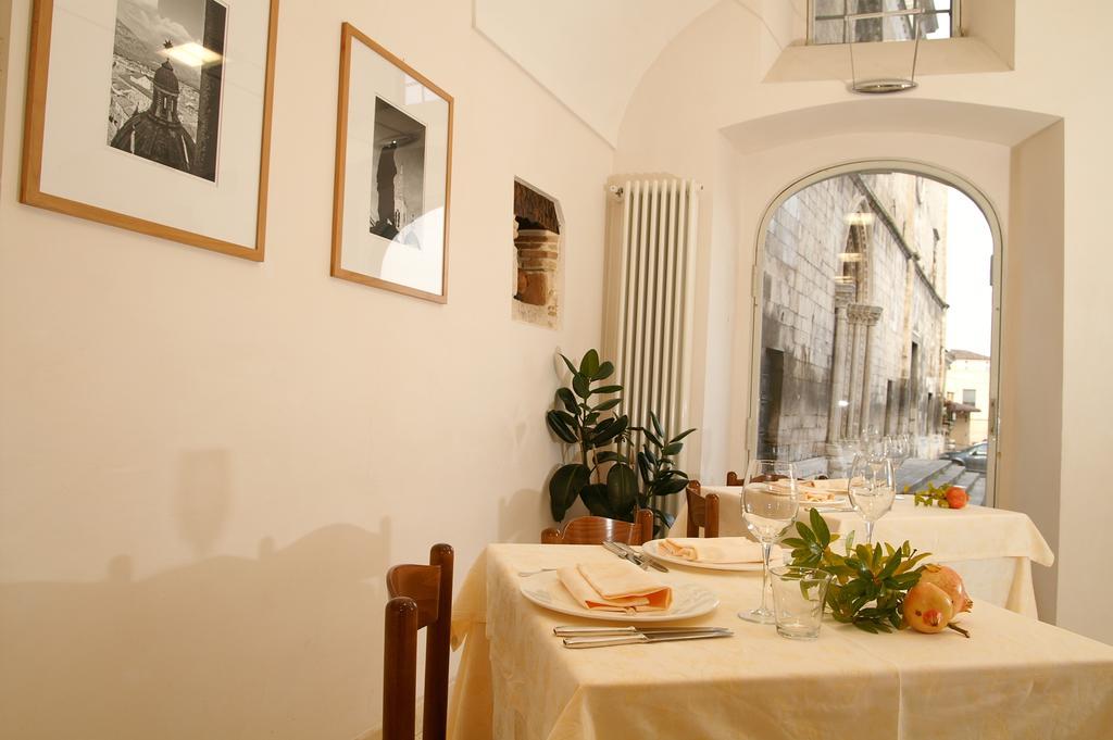 La Locanda Di Gino Sulmona Exteriör bild