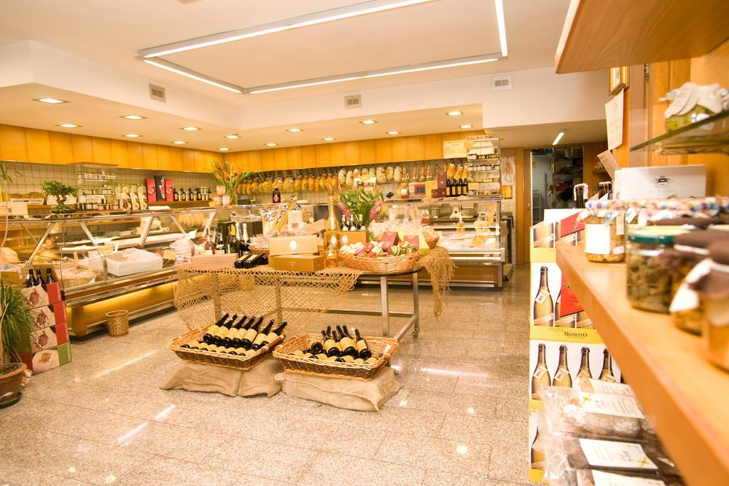 La Locanda Di Gino Sulmona Exteriör bild